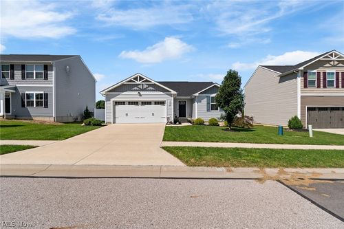 5248 Decker St, Barberton, OH, 44203-3910 | Card Image