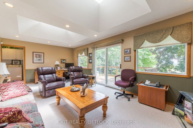 857 3 Rd Line, House other with 3 bedrooms, 2 bathrooms and 6 parking in Otonabee South Monaghan ON | Image 17