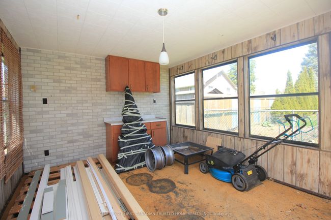 2294 Gore St, House other with 4 bedrooms, 2 bathrooms and 4 parking in Mount Brydges ON | Image 42