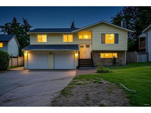 8855 146a St, Surrey, BC, V3R6Z9 | Card Image