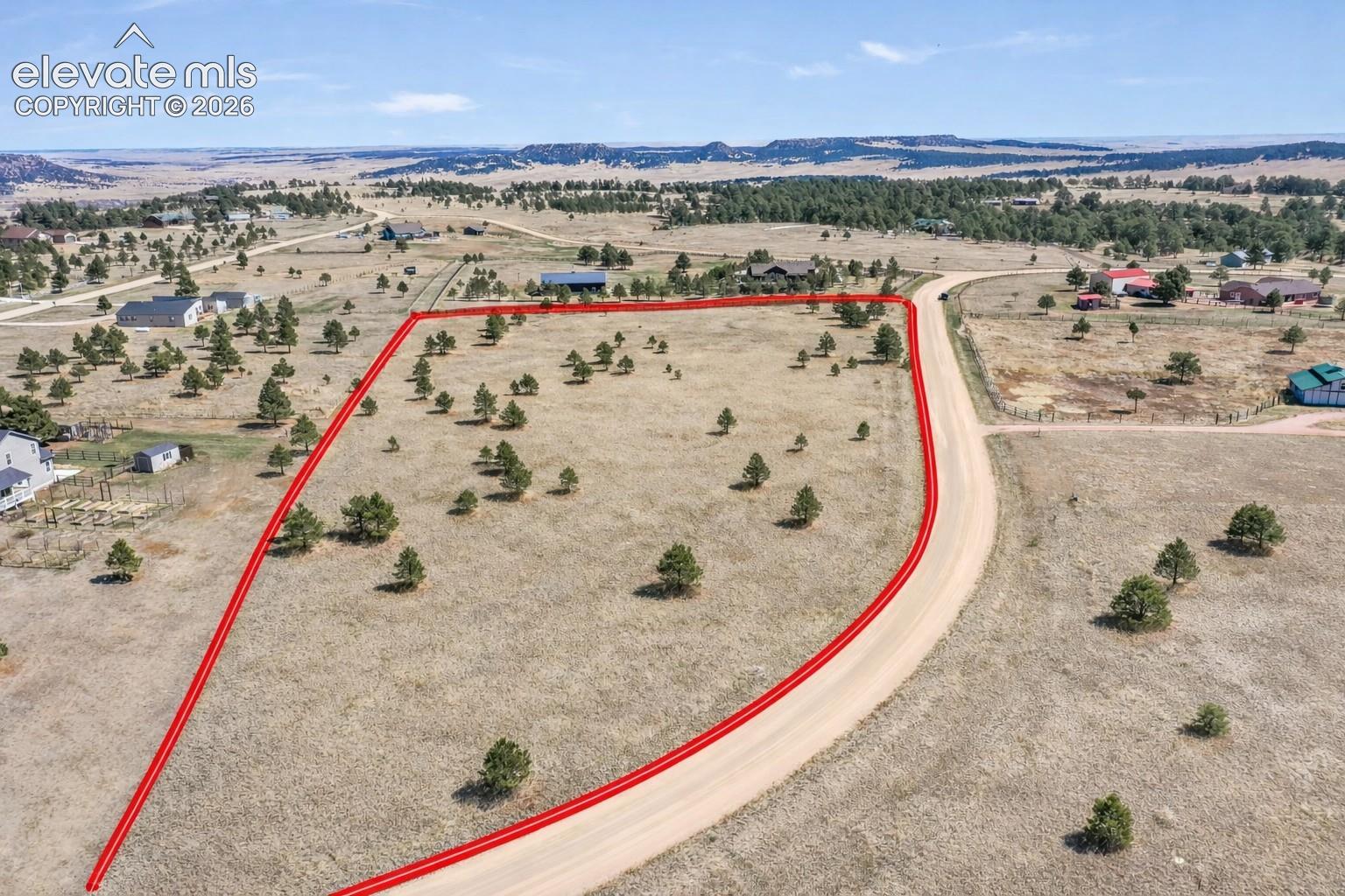 Land in Peyton