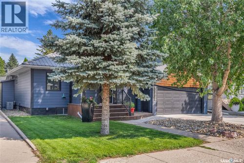 2115 York Ave, Saskatoon, SK, S7J1H7 | Card Image