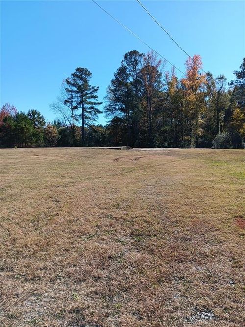 11 Black Rd Ne, White, GA, 30184-2820 | Card Image