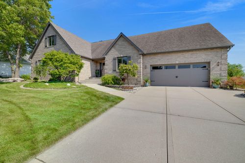 9201 Schillton Dr, Saint John, IN, 46373-9394 | Card Image