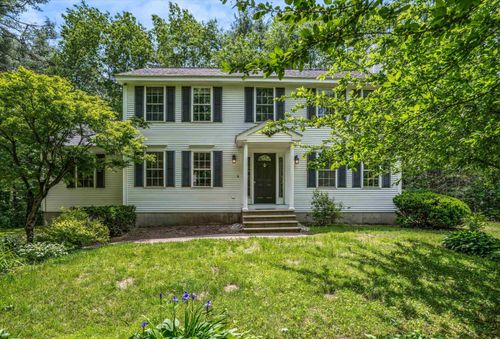 113 County Rd, Bedford, NH, 03110-6206 | Card Image