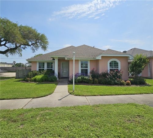 2304 Madrid Dr, Ingleside, TX, 78362-4038 | Card Image