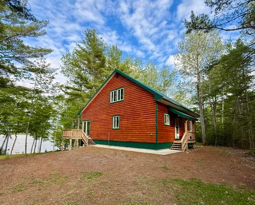 8 Breezy Knoll Ln, Baileyville, ME, 04694-3401 | Card Image