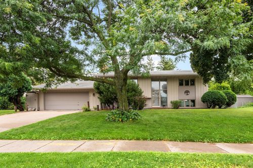 8717 49th Ave N, New Hope, MN, 55428-4001 | Card Image