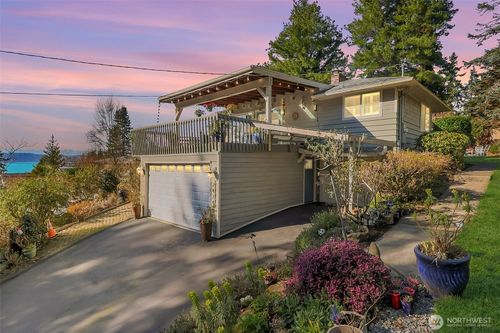2424 SW Sw 152nd St, Burien, WA, 98166-2031 | Card Image