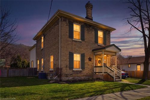 9 Willow St, Paris, ON, N3L2K5 | Card Image