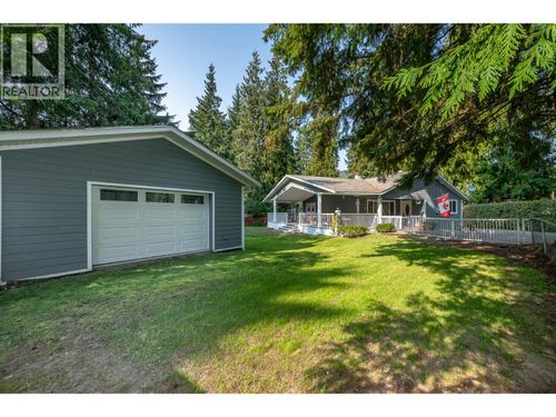 22 Wolfe Rd, Sicamous, BC, V0E2V1 | Card Image