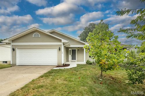 26 S Meadow Dr, O Fallon, MO, 63366-3420 | Card Image