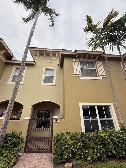 236 Lake Monterey Cir, Boynton Beach, FL, 33426-8442 | Card Image