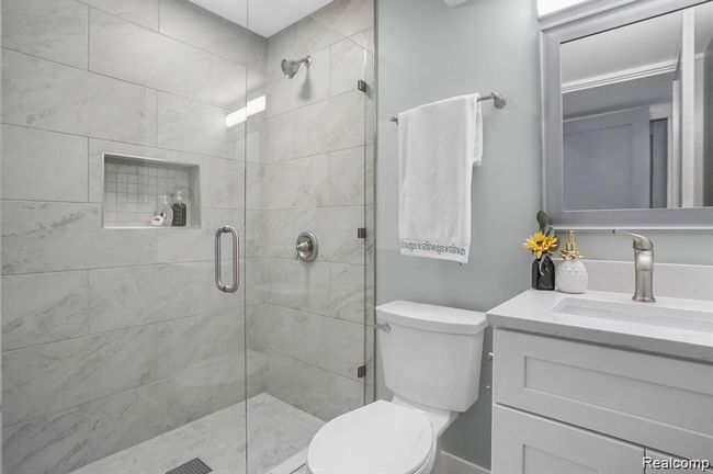 300 - 344 N Main St, Condo with 2 bedrooms, 2 bathrooms and null parking in Milford MI | Image 12