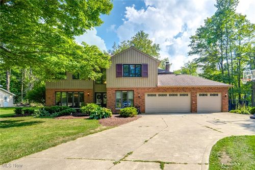 10891 Nollwood Dr, Chardon, OH, 44024-9731 | Card Image
