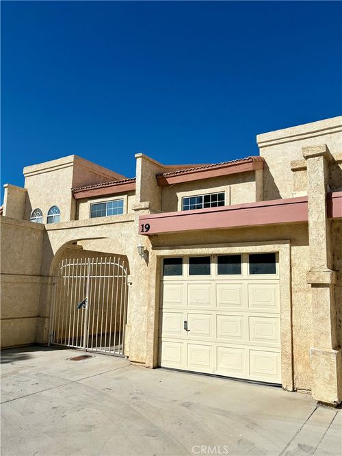 19-11496 Nautical Ln, Helendale, CA, 92342-7901 | Card Image