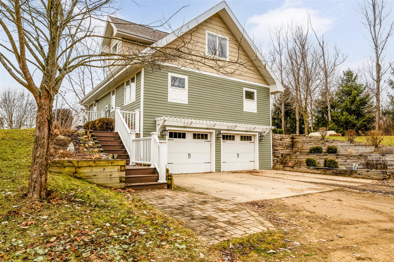 Nubour Rd, Dowagiac, MI 49047