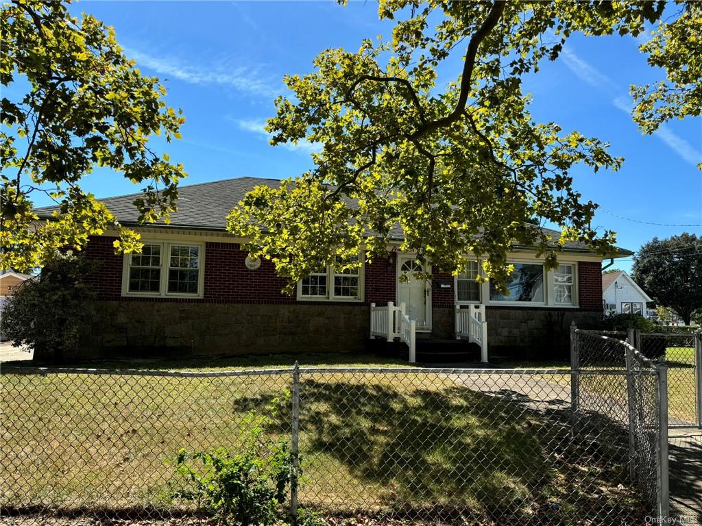 Perkins Ave, Oceanside, NY 11572