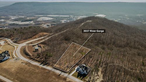 3037 River Gorge Dr, Chattanooga, TN, 37419-2452 | Card Image