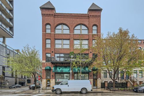 ste-2n-368 W Huron St, Chicago, IL, 60654-3424 | Card Image