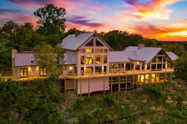 556 Cliff View Loop, Home with 6 bedrooms, 7 bathrooms and null parking in Harper TX | Image 77