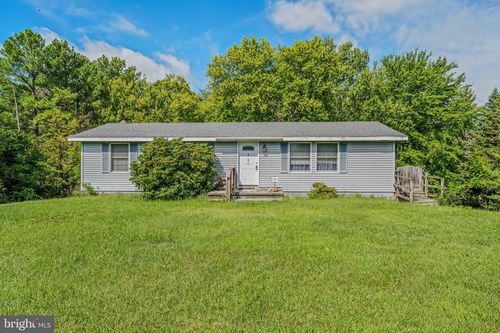 582 Apple Orchard Cir, Berkeley Springs, WV, 25411-4920 | Card Image