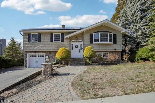 27 Borman Dr, Wanaque, NJ, 07465-1062 | Card Image