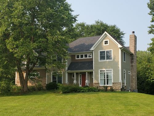 7N072 Willowbrook Dr, St. Charles, IL, 60175-8131 | Card Image