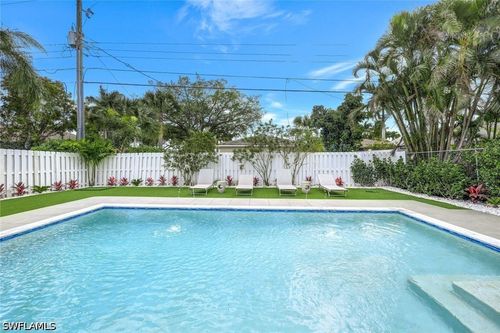 596 105th Ave N, NAPLES, FL, 34108-1838 | Card Image