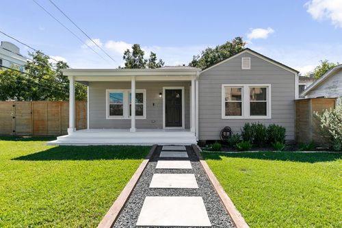 1104 W 21st St, Houston, TX, 77008-3322 | Card Image