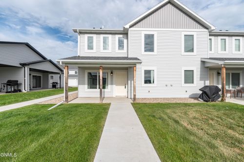 3313 Kenner Loop, Bismarck, ND, 58504-7336 | Card Image