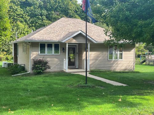 7769 E Bell Ave, New Carlisle, IN, 46552-9104 | Card Image