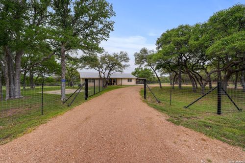 1267 River Bend Dr, Blanco, TX, 78606-5273 | Card Image