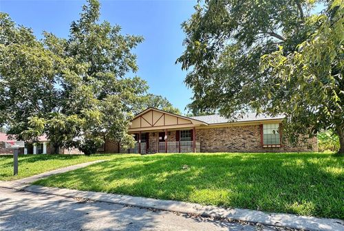 12402 Old River Dr, Baytown, TX, 77523-9554 | Card Image