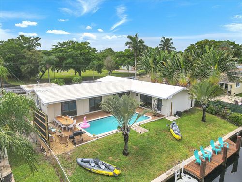 151 Se 9th Ct, Pompano Beach, FL, 33060-8817 | Card Image