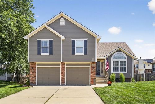 1403 Tabitha Ln, Greenwood, MO, 64034-9220 | Card Image