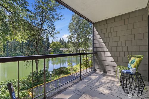 705-6858 139th Ave Ne, Redmond, WA, 98052-9573 | Card Image