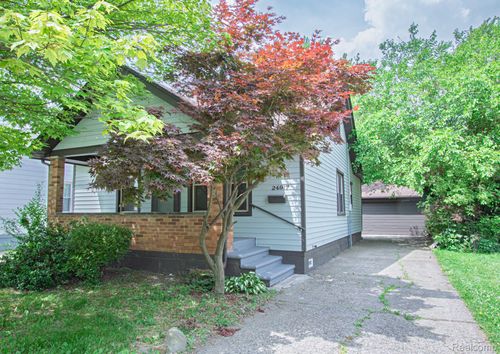 24917 Dale Ave, Eastpointe, MI, 48021-5202 | Card Image
