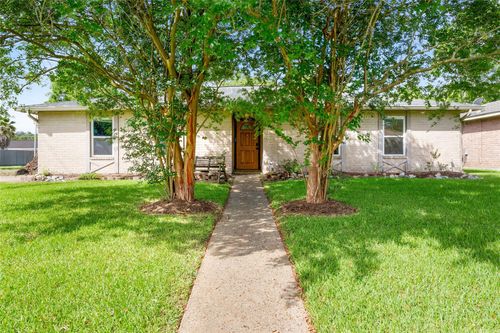 16738 Forest Bend Ave, Friendswood, TX, 77546-4136 | Card Image