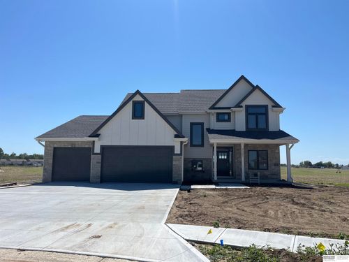 2207 N 22nd Cir, Ashland, NE, 68003-1115 | Card Image