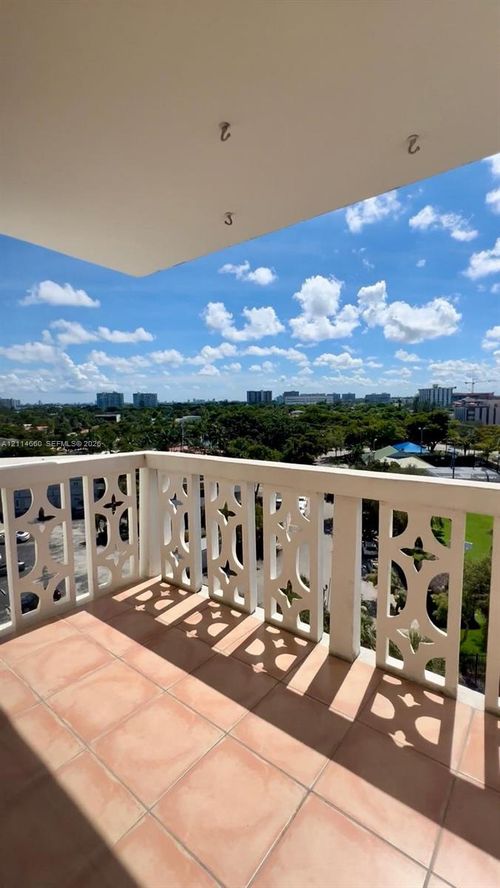 802-13155 Ixora Ct, North Miami, FL, 33181-2331 | Card Image
