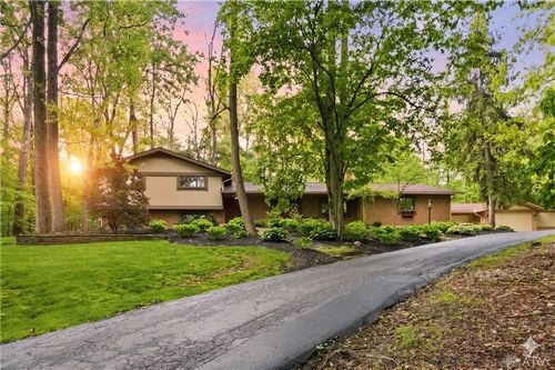 2780 Spring Valley Pike, Washingtn Twp, OH, 45458-9137 | Card Image