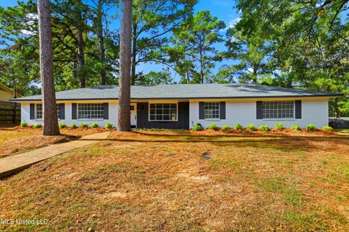 33 Pebble Hill Dr, Brandon, MS, 39042-2140 | Card Image