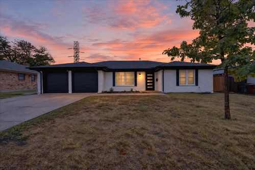 902 Ridgefield Dr, Plano, TX, 75075-8719 | Card Image
