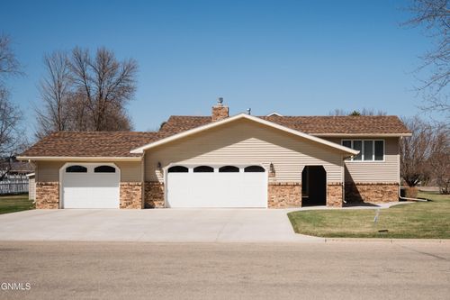 1813 4th Street Ne, Jamestown, ND, 58401 | Card Image