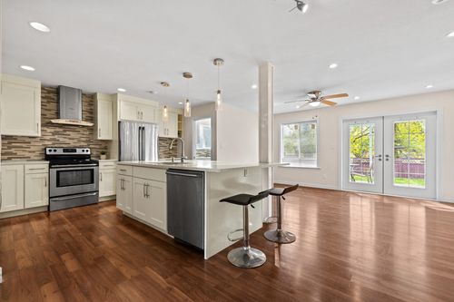 15488 108a Ave, Surrey, BC, V3R6J1 | Card Image