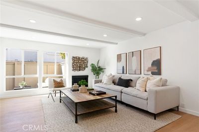 7 - Arizona Avenue, Townhouse with 2 bedrooms, 2 bathrooms and 2 parking in Santa Monica CA | Image 1