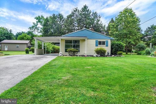 320 Gwen Dr, YORK, PA, 17404-1609 | Card Image
