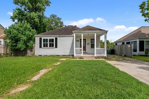 1922 Des Jardines St, Houston, TX, 77023-4604 | Card Image
