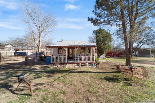 117 Reading Ave, Center Point, TX, 78010-5519 | Card Image